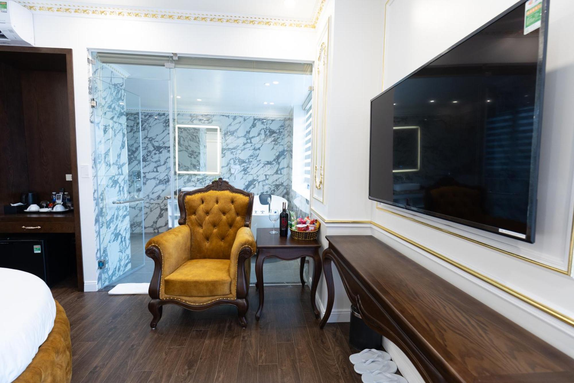 Royal Duong Noi 3*